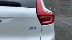 Volvo XC40 2.0 B3P Ultimate Dark 5dr Auto Petrol Estate